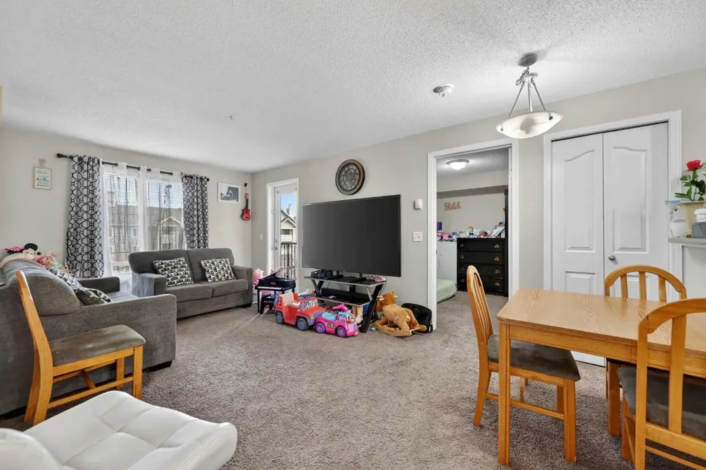 8 Bridlecrest Drive SW Calgary AB T2Y0H7