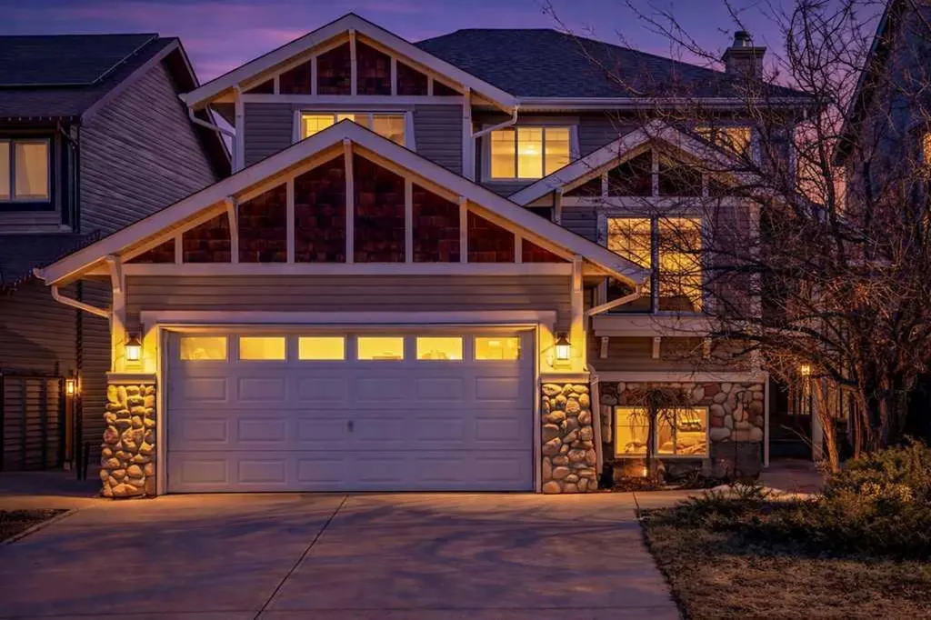 40 Cougar Ridge Heights SW Calgary AB T3H 4X5