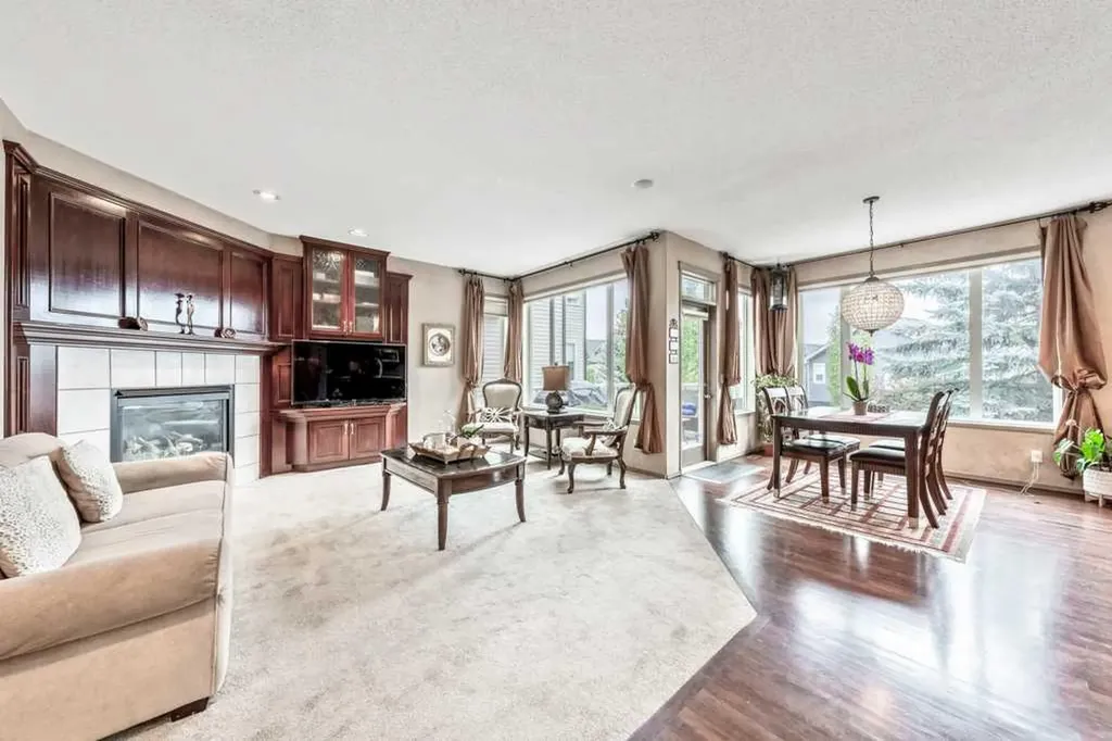 40 Cougar Ridge Heights SW Calgary AB T3H 4X5