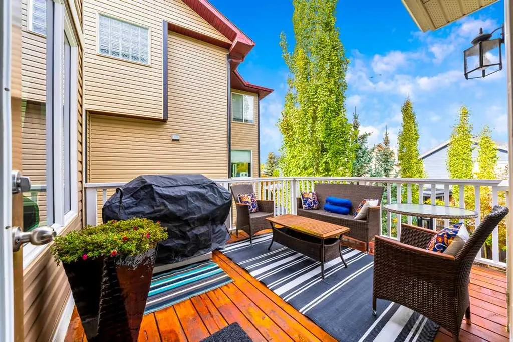 40 Cougar Ridge Heights SW Calgary AB T3H 4X5