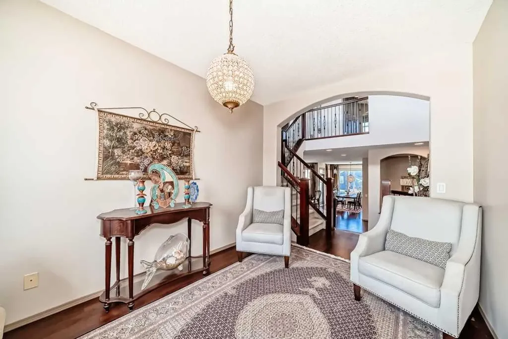 40 Cougar Ridge Heights SW Calgary AB T3H 4X5