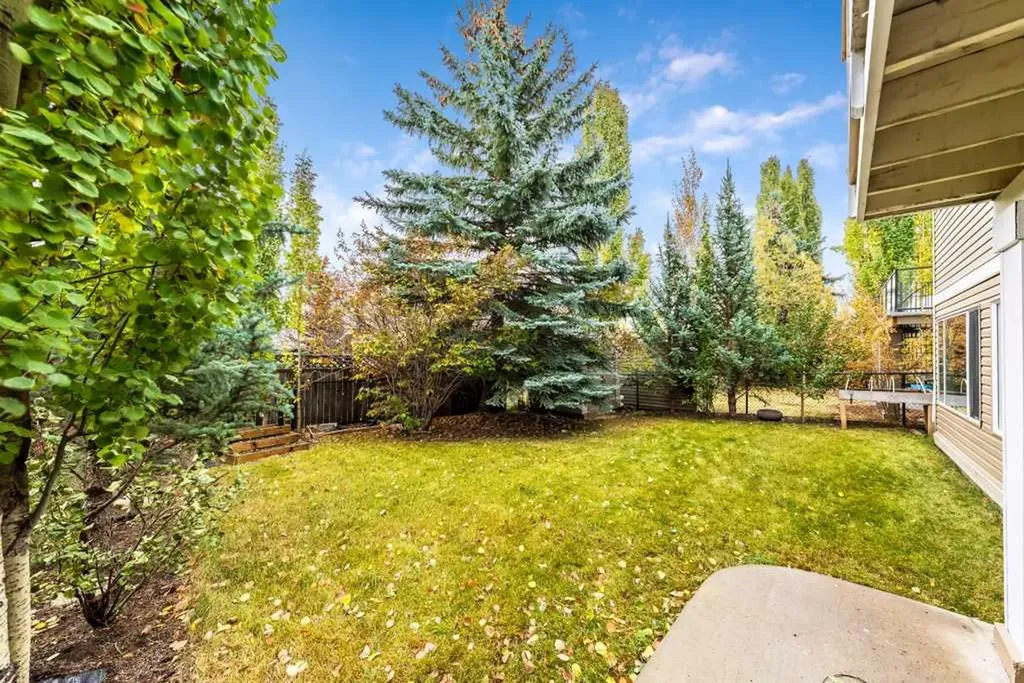 40 Cougar Ridge Heights SW Calgary AB T3H 4X5