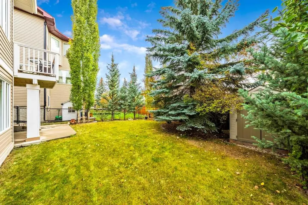 40 Cougar Ridge Heights SW Calgary AB T3H 4X5