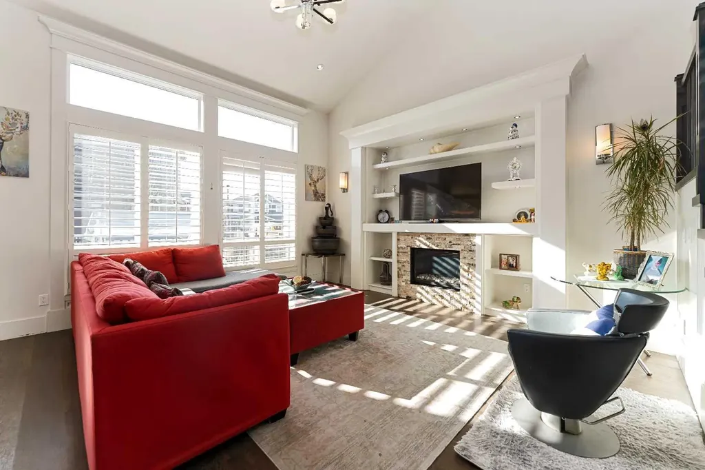 129 Kinniburgh Gardens Chestermere AB T1X0R7