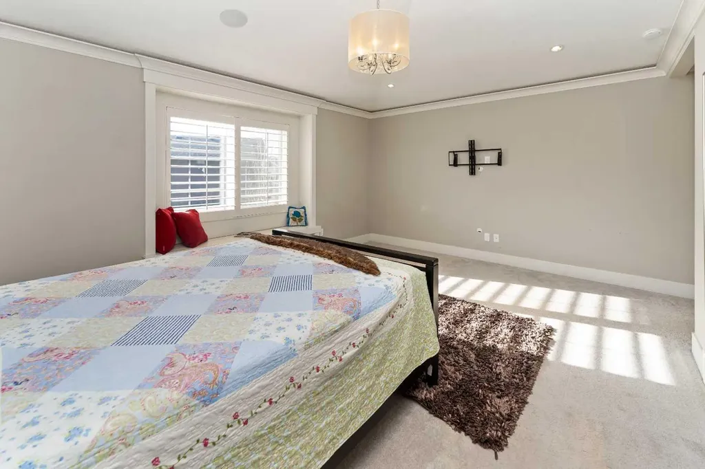 129 Kinniburgh Gardens Chestermere AB T1X0R7