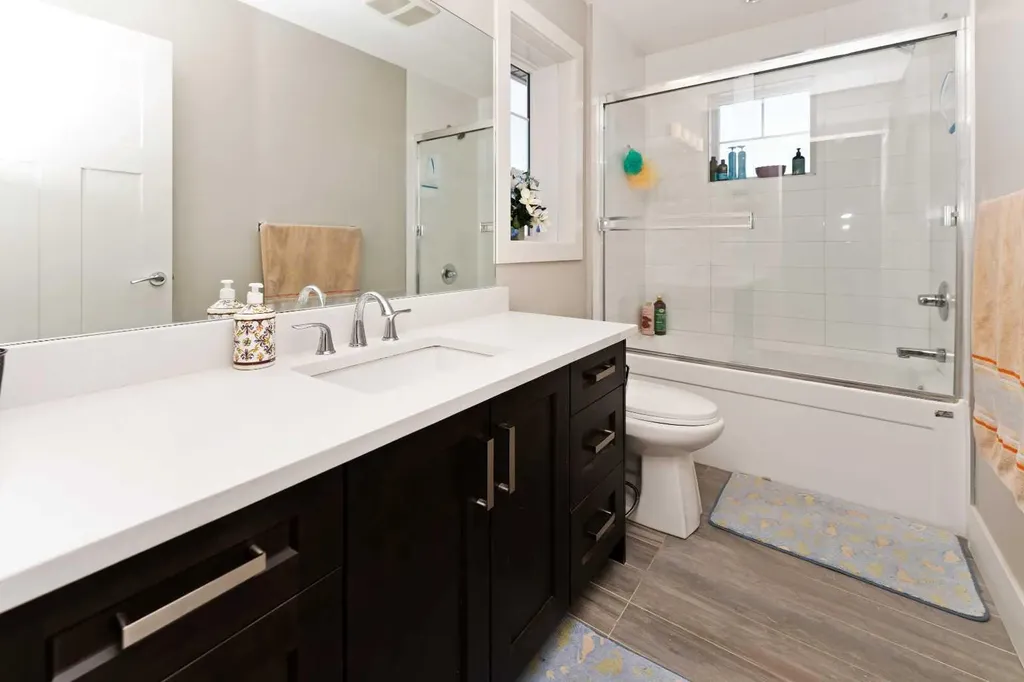 129 Kinniburgh Gardens Chestermere AB T1X0R7