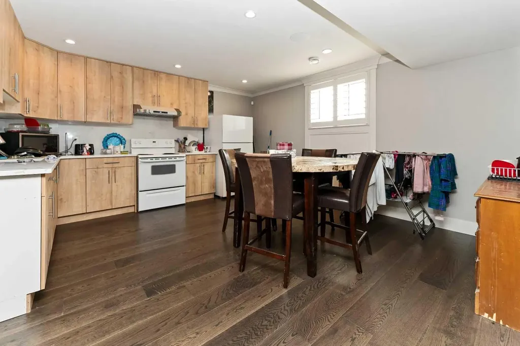 129 Kinniburgh Gardens Chestermere AB T1X0R7
