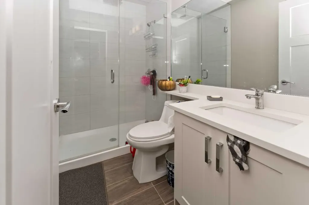 129 Kinniburgh Gardens Chestermere AB T1X0R7