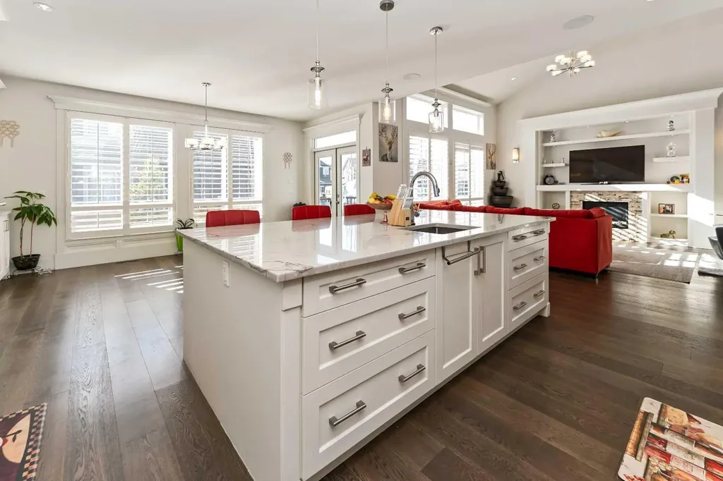 129 Kinniburgh Gardens Chestermere AB T1X0R7
