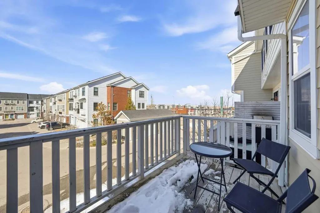 14 Nolan Hill Gate NW Calgary AB T3R 0T9