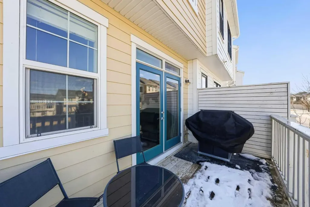 14 Nolan Hill Gate NW Calgary AB T3R 0T9