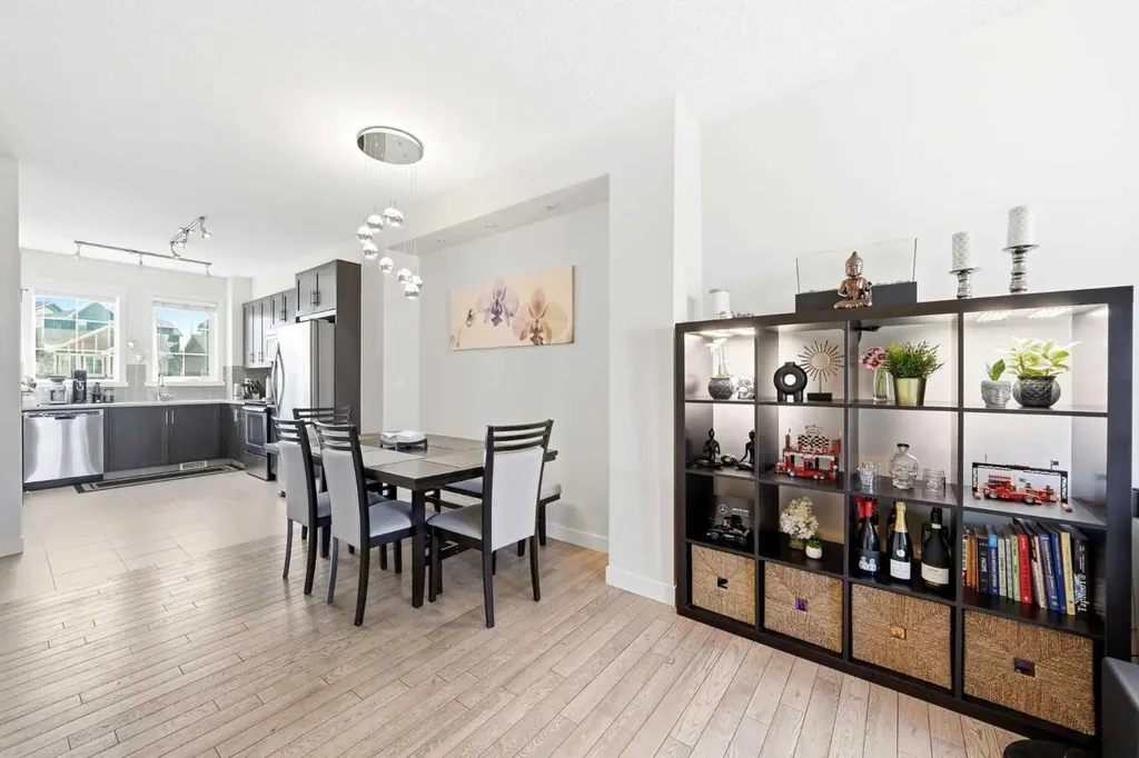 14 Nolan Hill Gate NW Calgary AB T3R 0T9