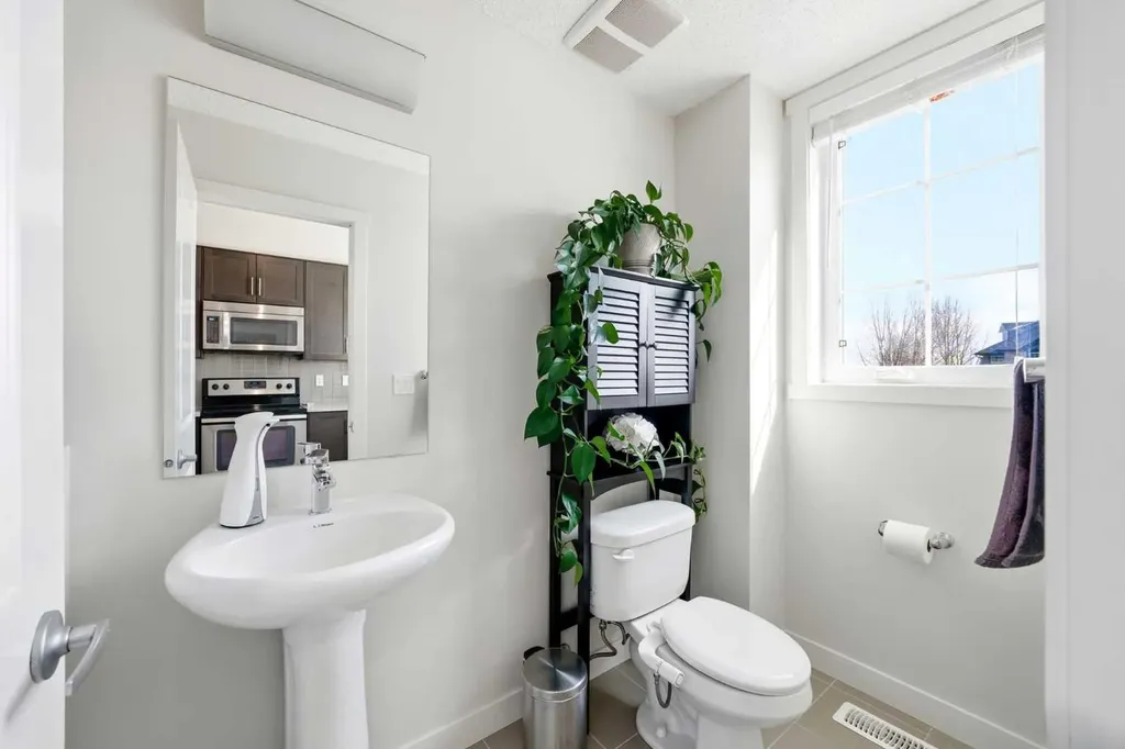 14 Nolan Hill Gate NW Calgary AB T3R 0T9