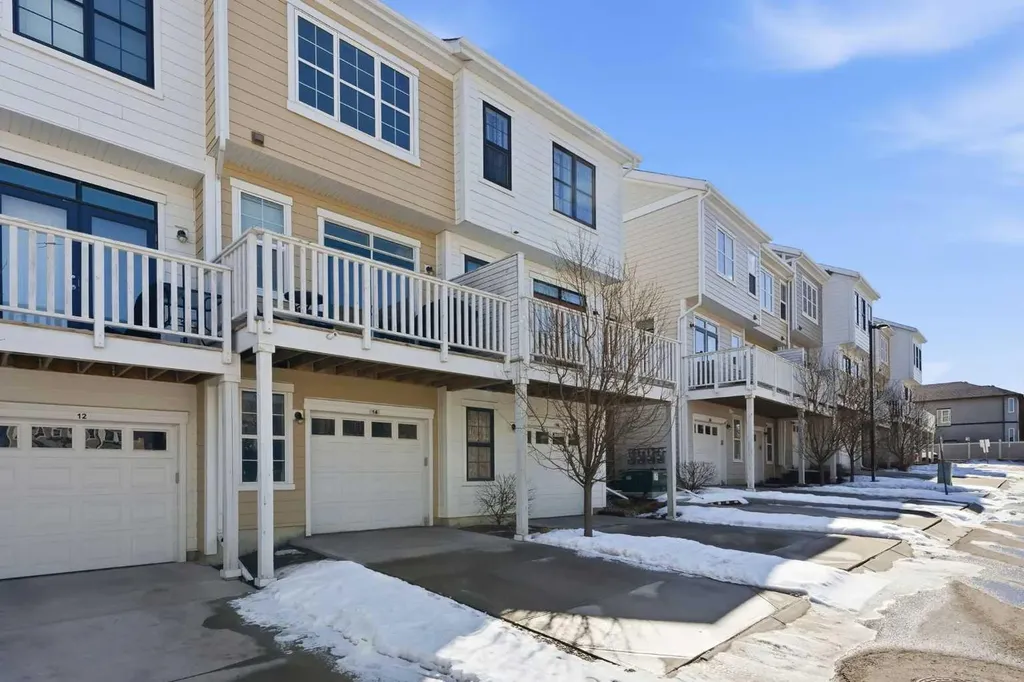 14 Nolan Hill Gate NW Calgary AB T3R 0T9