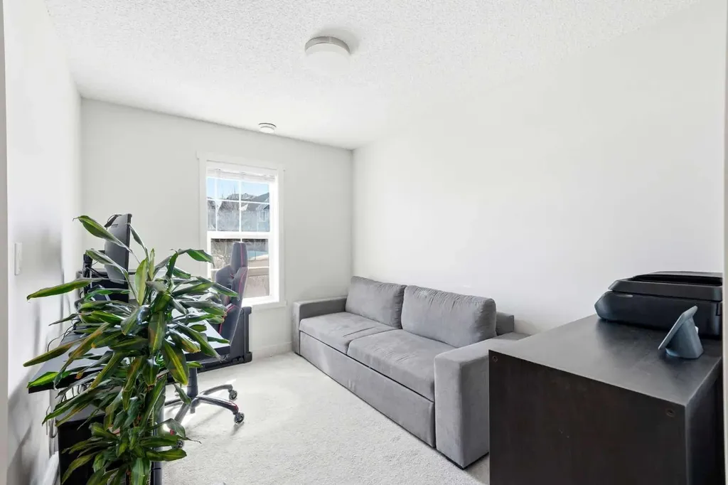 14 Nolan Hill Gate NW Calgary AB T3R 0T9