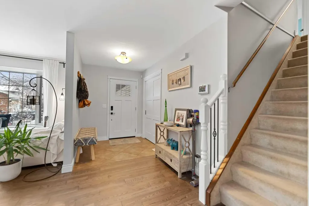 436 Ranchridge Bay NW Calgary AB T3G 1V6