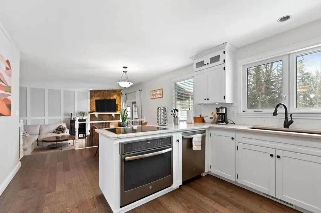 436 Ranchridge Bay NW Calgary AB T3G 1V6