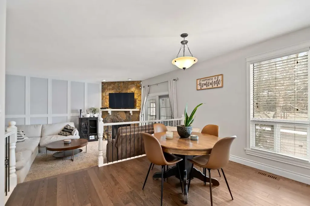 436 Ranchridge Bay NW Calgary AB T3G 1V6
