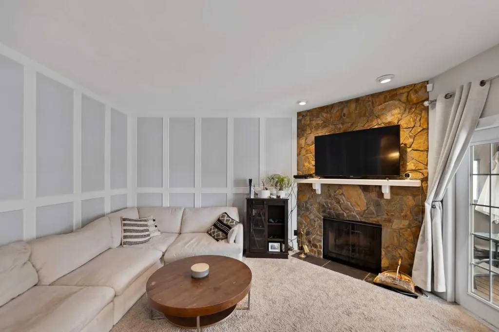 436 Ranchridge Bay NW Calgary AB T3G 1V6