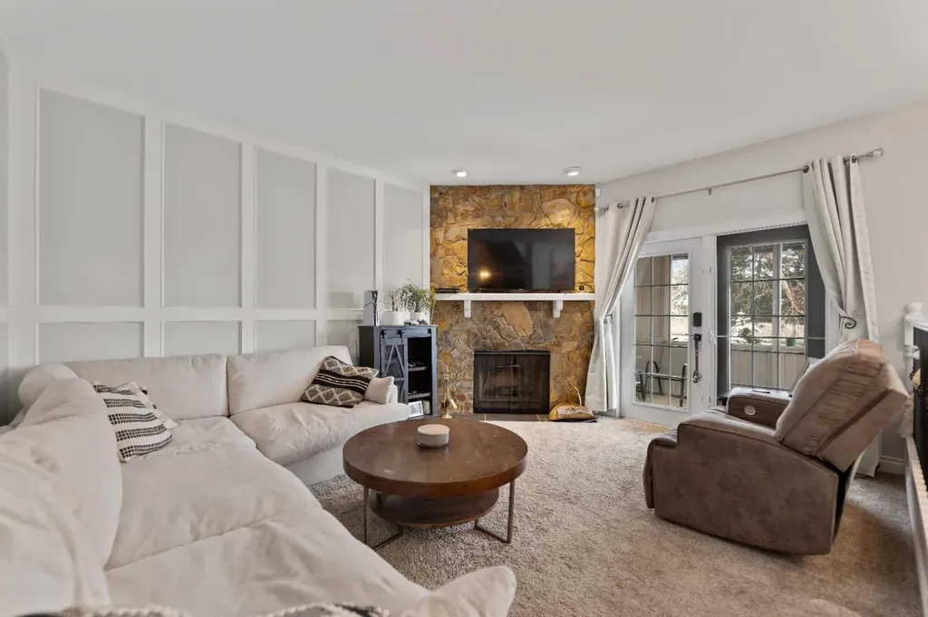 436 Ranchridge Bay NW Calgary AB T3G 1V6