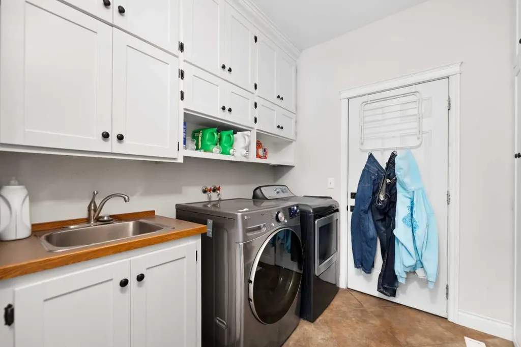 436 Ranchridge Bay NW Calgary AB T3G 1V6