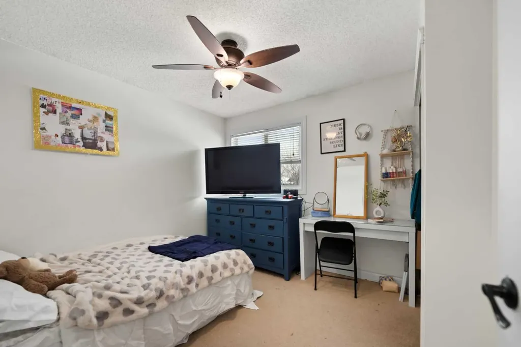 436 Ranchridge Bay NW Calgary AB T3G 1V6