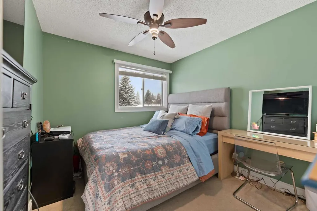 436 Ranchridge Bay NW Calgary AB T3G 1V6