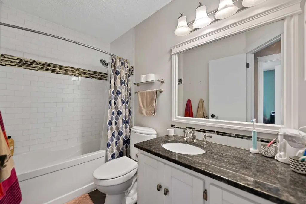 436 Ranchridge Bay NW Calgary AB T3G 1V6