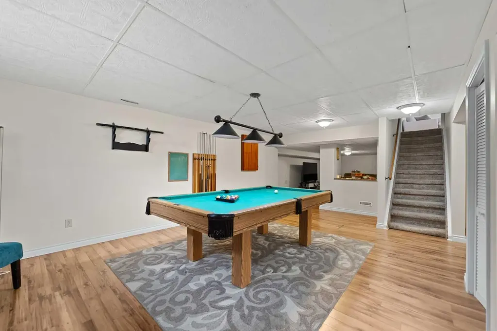 436 Ranchridge Bay NW Calgary AB T3G 1V6