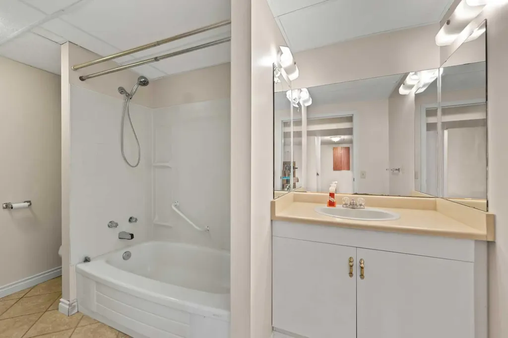 436 Ranchridge Bay NW Calgary AB T3G 1V6