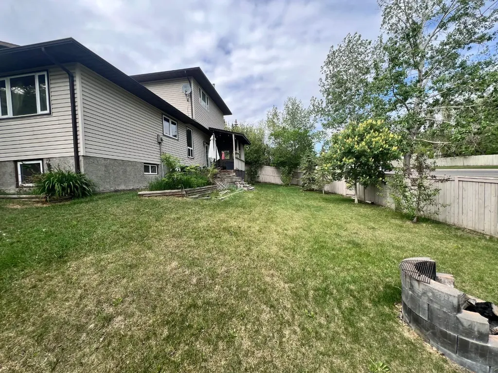 436 Ranchridge Bay NW Calgary AB T3G 1V6