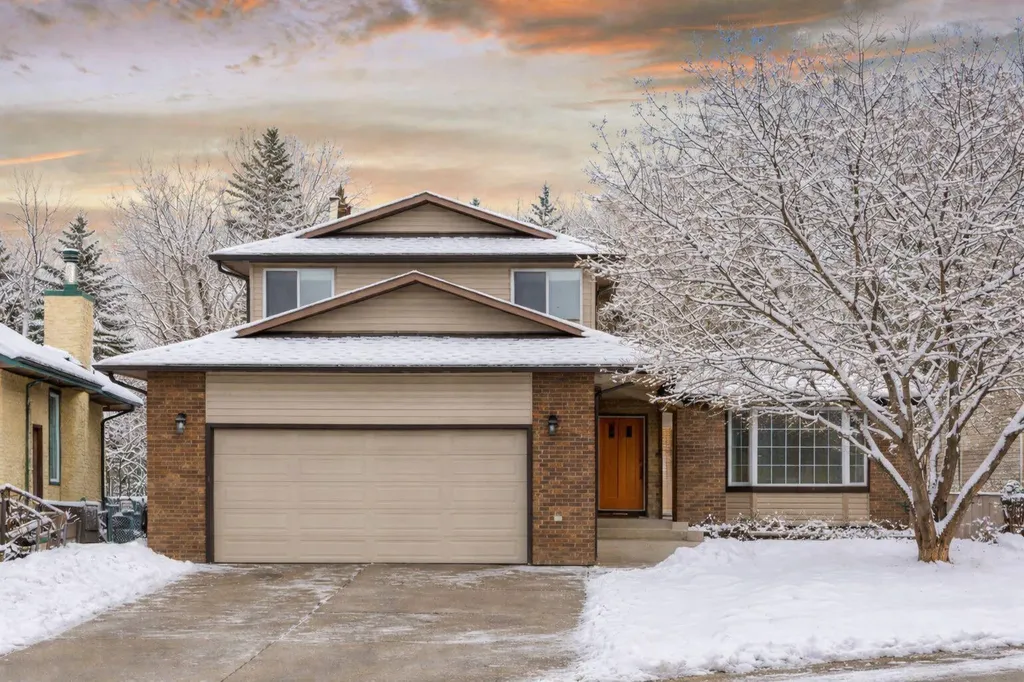 436 Ranchridge Bay NW Calgary AB T3G 1V6