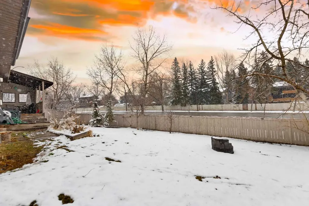 436 Ranchridge Bay NW Calgary AB T3G 1V6