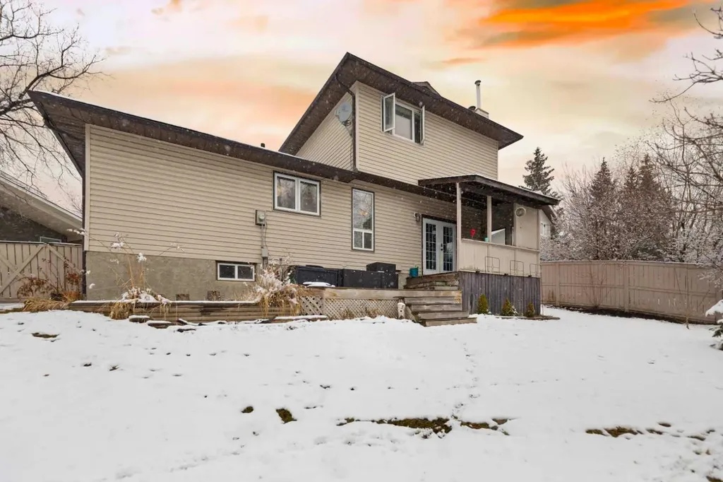 436 Ranchridge Bay NW Calgary AB T3G 1V6