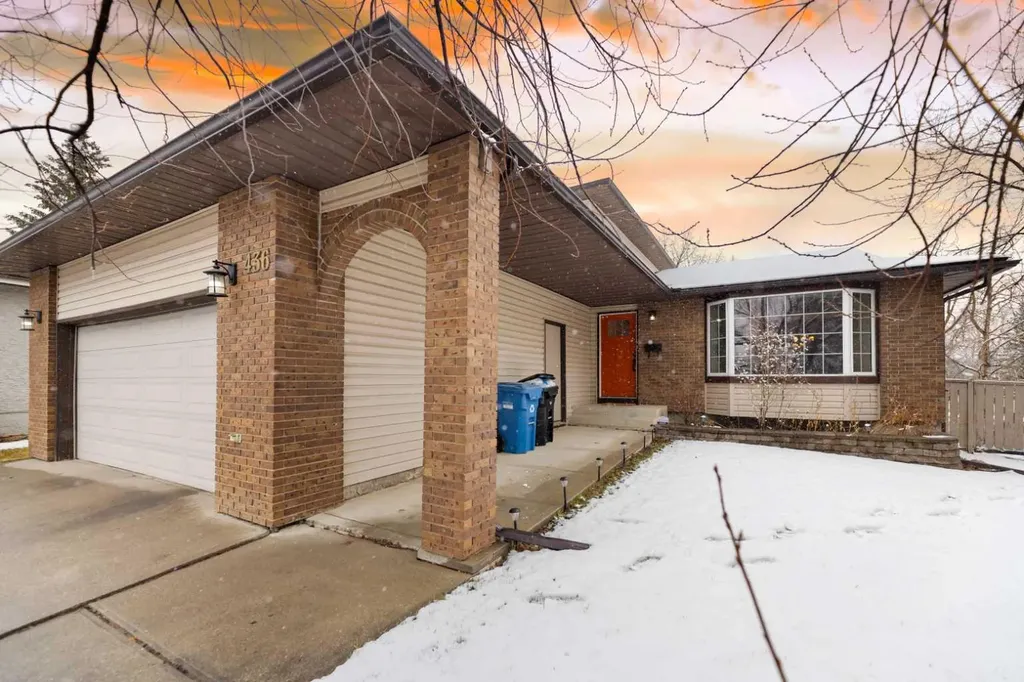 436 Ranchridge Bay NW Calgary AB T3G 1V6