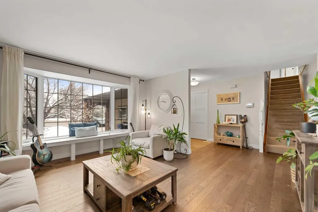 436 Ranchridge Bay NW Calgary AB T3G 1V6