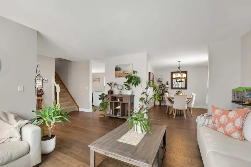 436 Ranchridge Bay NW Calgary AB T3G 1V6
