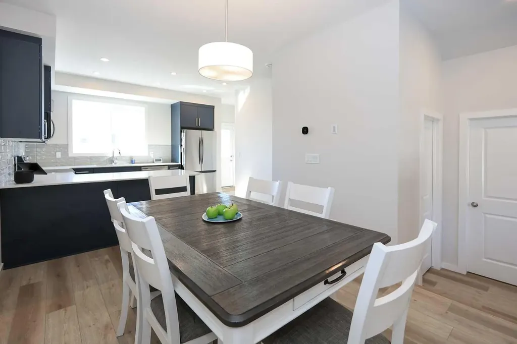 25 Lake Street Rural Red Deer County AB T4E 3C9