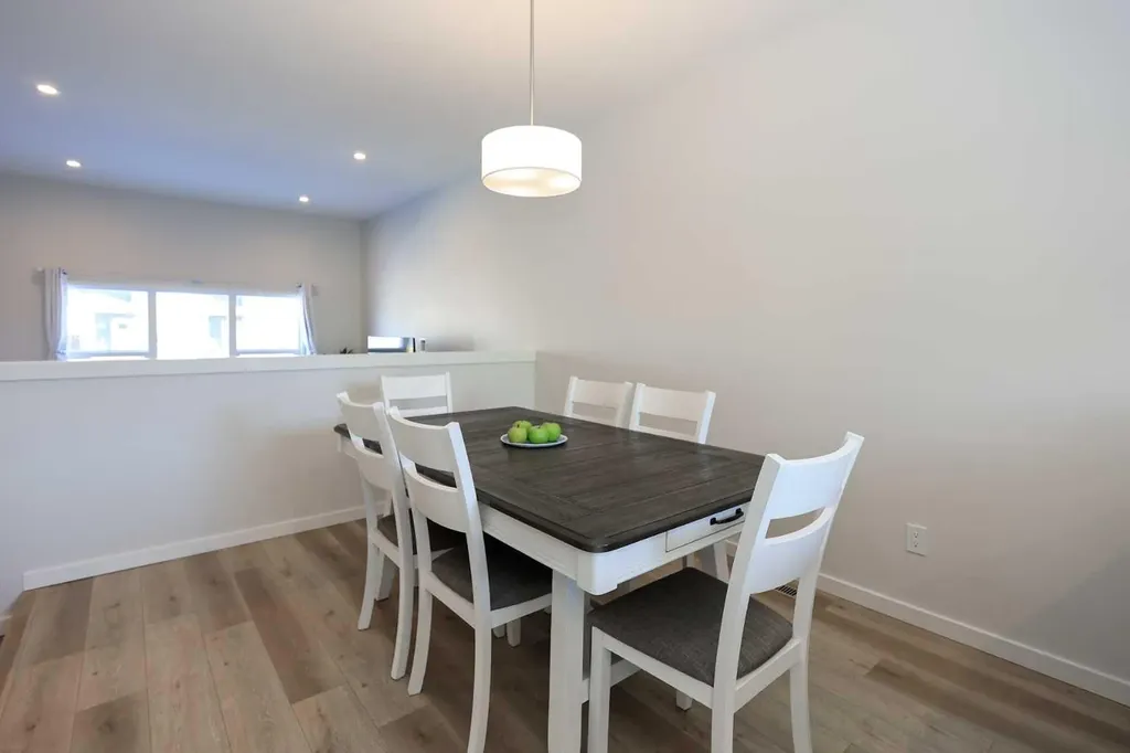 25 Lake Street Rural Red Deer County AB T4E 3C9