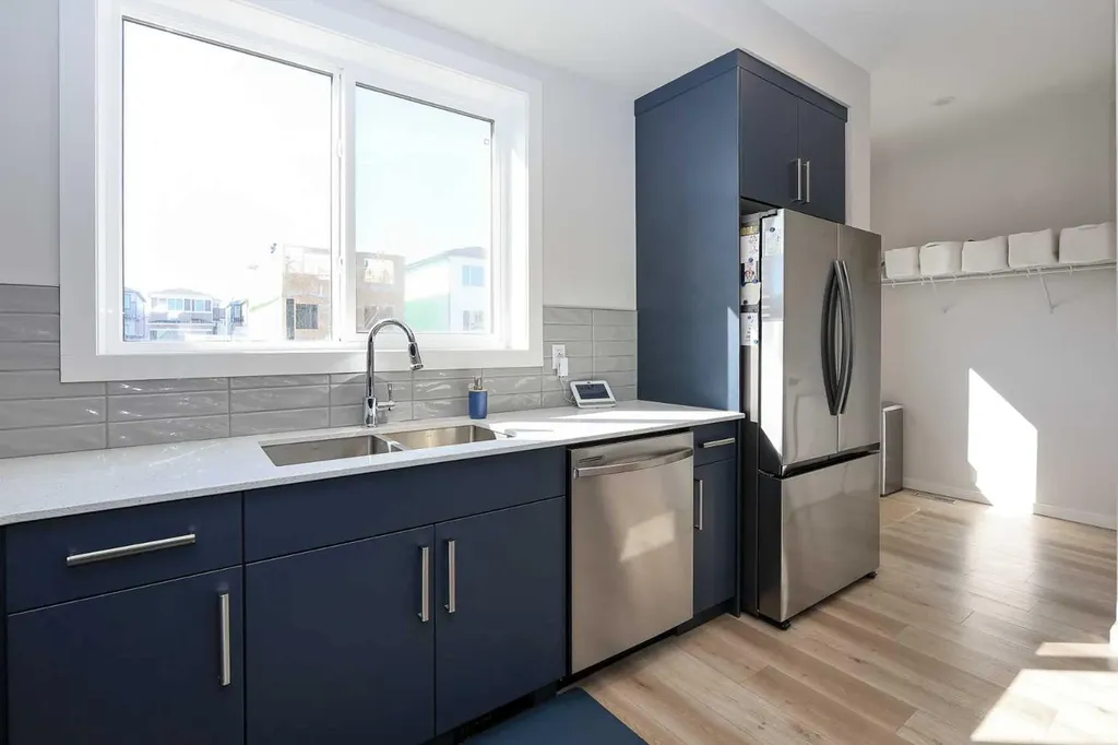 25 Lake Street Rural Red Deer County AB T4E 3C9