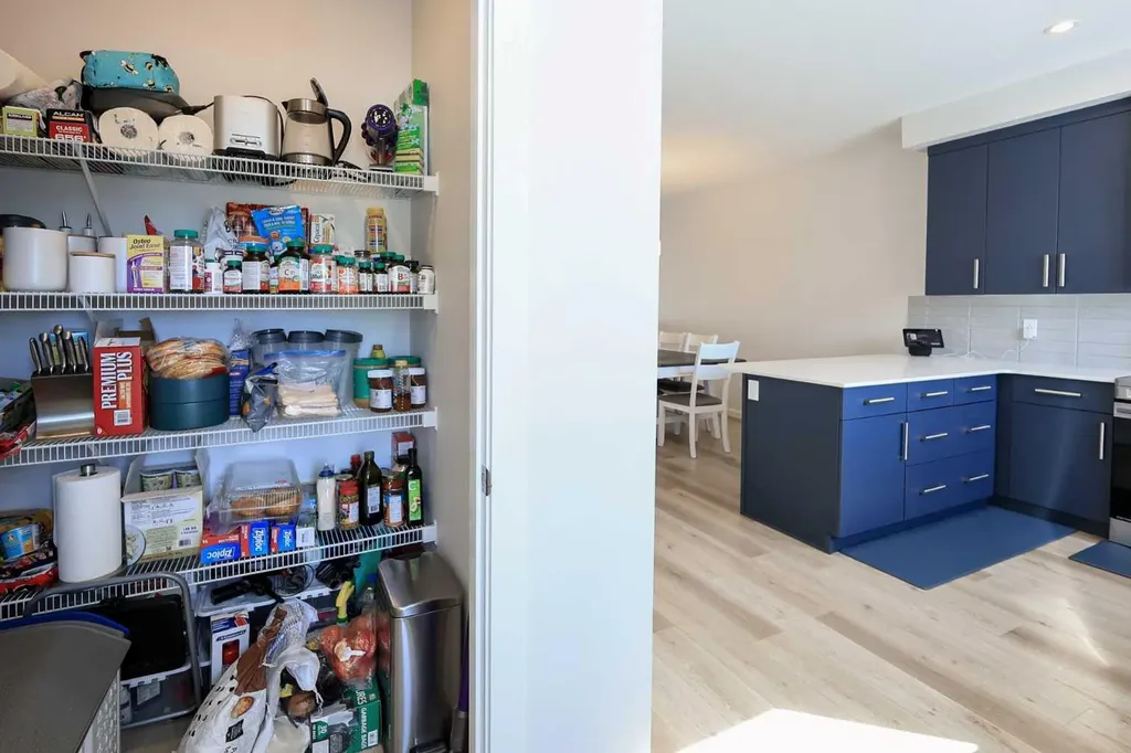25 Lake Street Rural Red Deer County AB T4E 3C9