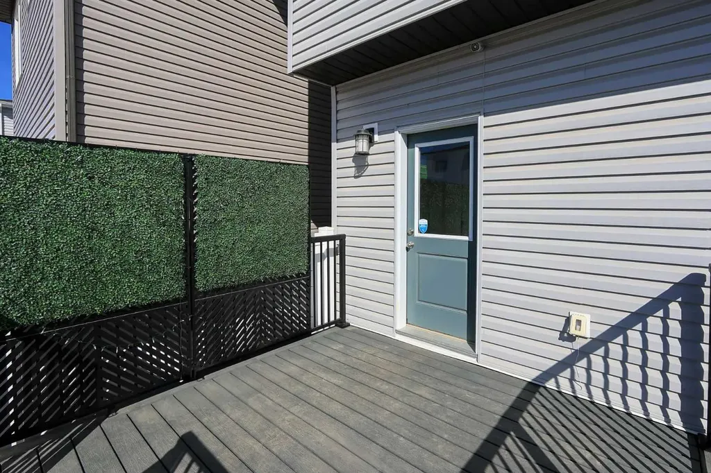 25 Lake Street Rural Red Deer County AB T4E 3C9