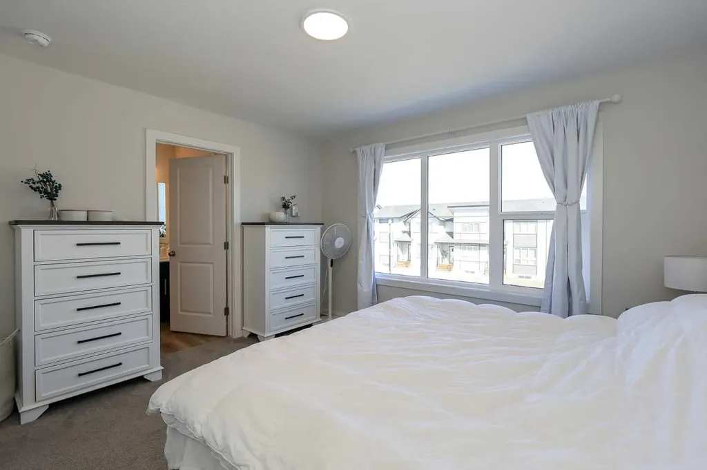 25 Lake Street Rural Red Deer County AB T4E 3C9