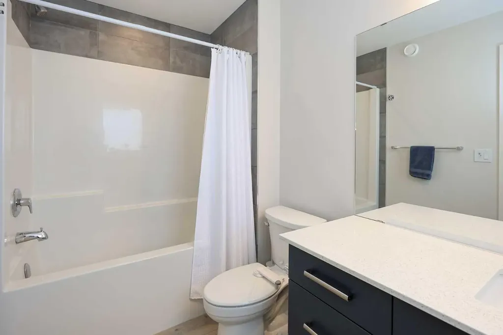 25 Lake Street Rural Red Deer County AB T4E 3C9