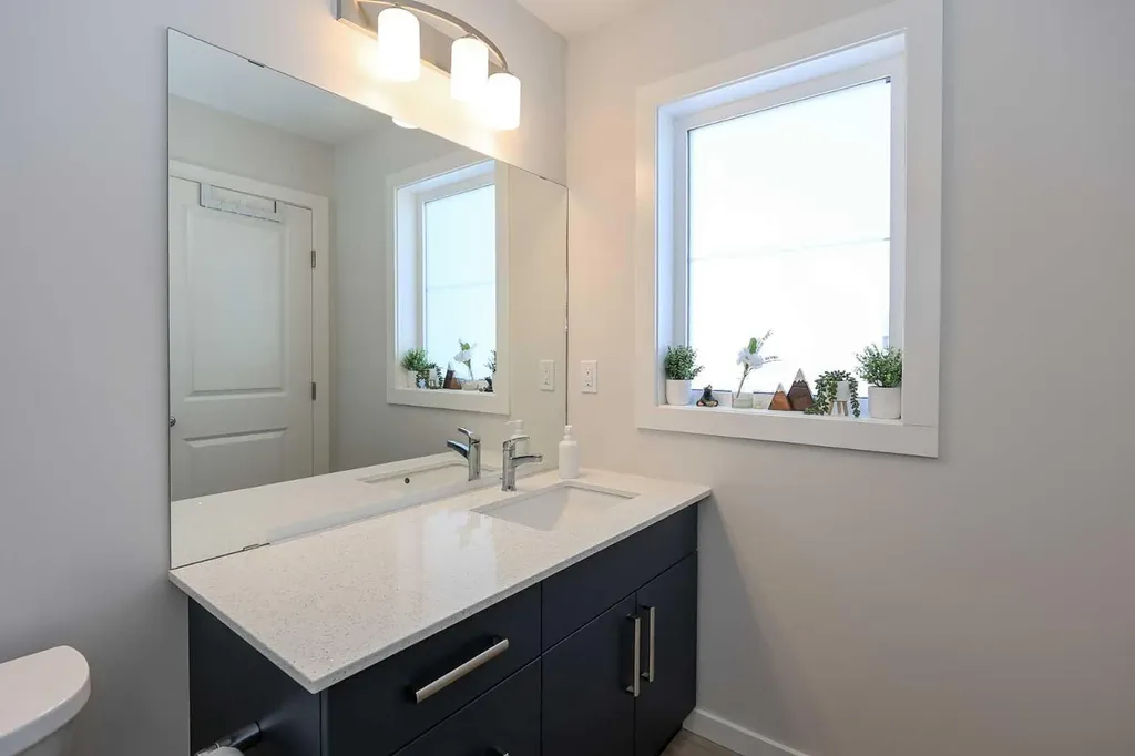 25 Lake Street Rural Red Deer County AB T4E 3C9