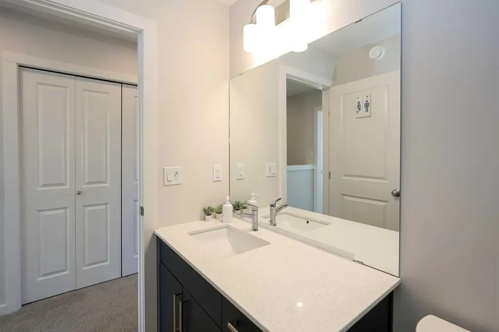 25 Lake Street Rural Red Deer County AB T4E 3C9