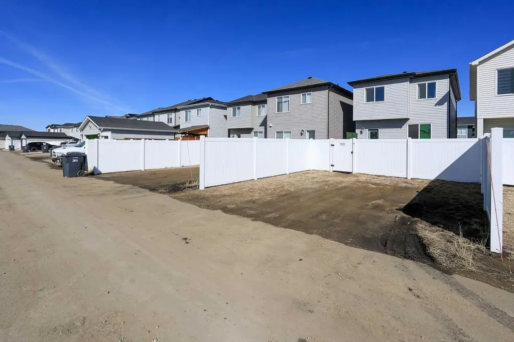 25 Lake Street Rural Red Deer County AB T4E 3C9