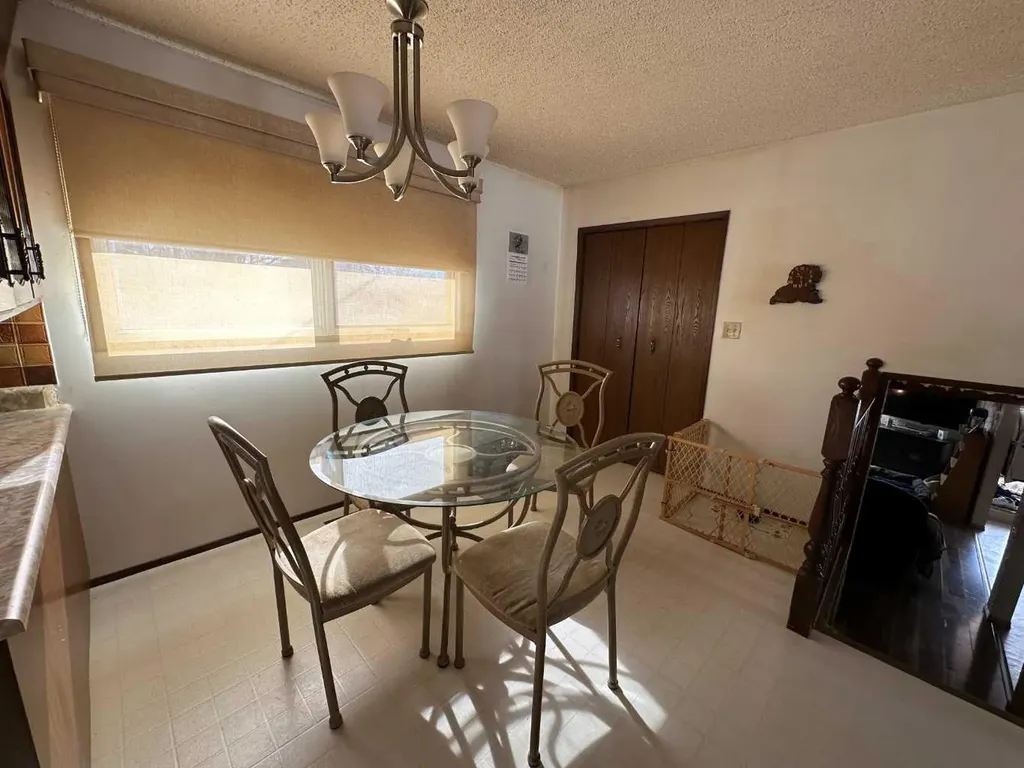 21 1 Avenue W Derwent AB T0B 1C0