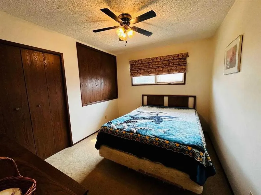 21 1 Avenue W Derwent AB T0B 1C0