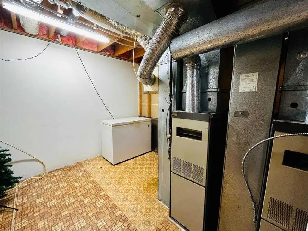 21 1 Avenue W Derwent AB T0B 1C0